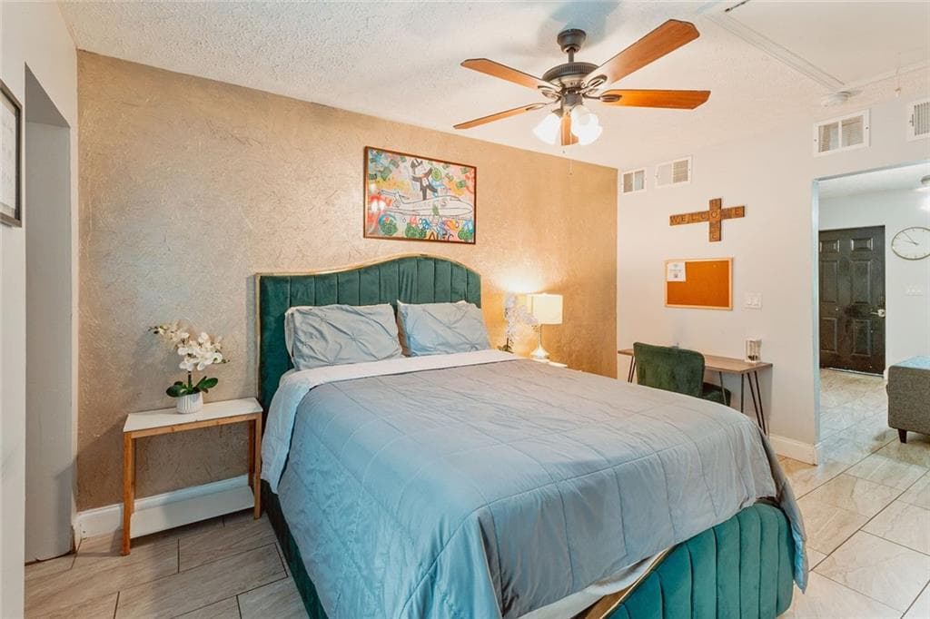 duplex for sale at 360 Ralph David Abernathy Boulevard, Atlanta, GA 30312 — photo 8