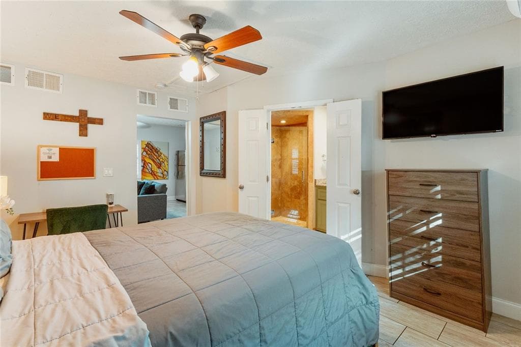 duplex for sale at 360 Ralph David Abernathy Boulevard, Atlanta, GA 30312 — photo 9