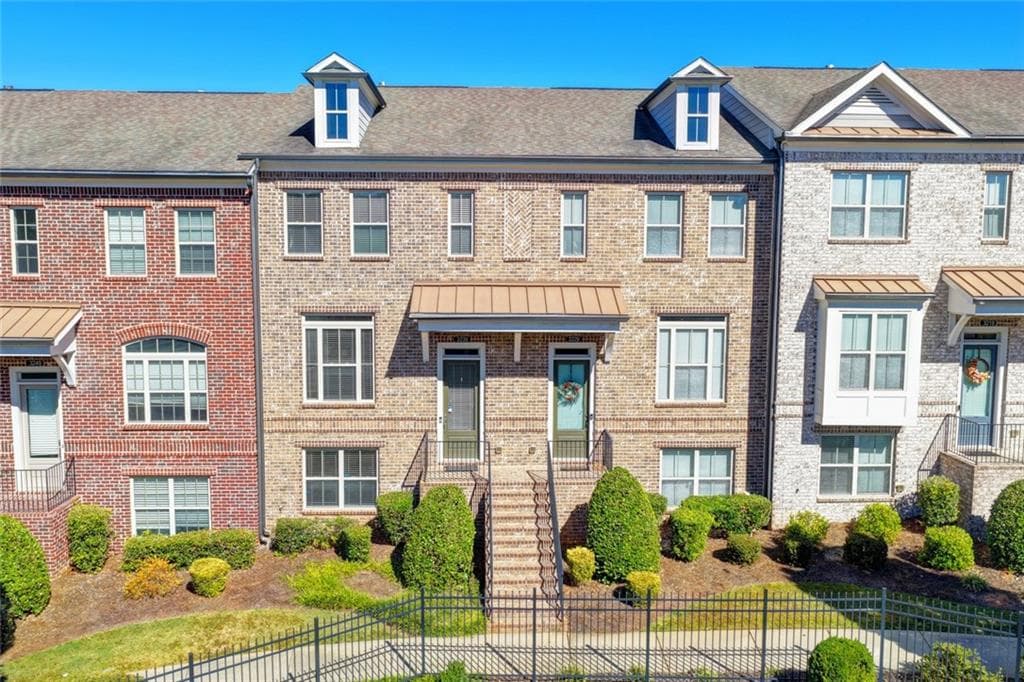 3 bedroom, 4 bathroom, 2,560 sq ft townhouse for sale at 3239 Hartford Mill Drive, Duluth, GA 30097