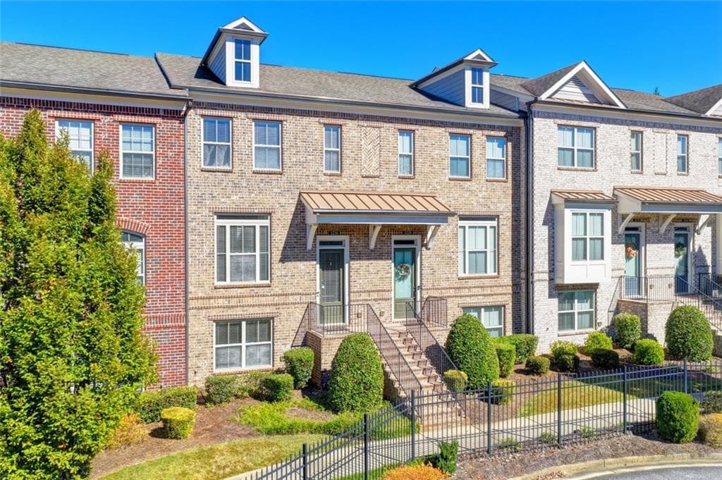 3 bedroom, 4 bathroom, 2,560 sq ft townhouse for sale at 3239 Hartford Mill Drive, Duluth, GA 30097 — photo 2