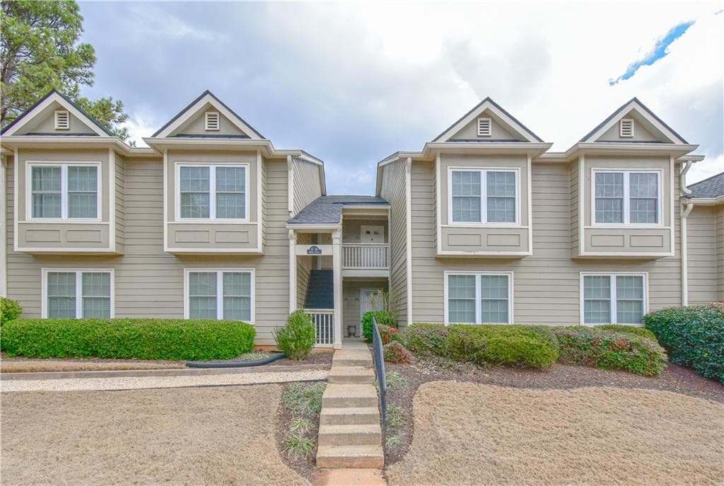 2 bedroom, 2 bathroom, 1,282 sq ft condominium for rent at 14 Muncy Court, Smyrna, GA 30080 for $1,600 a month