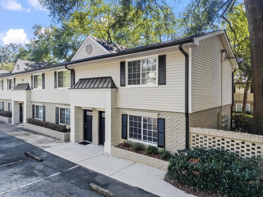2 bedroom, 2 bathroom, 1,000 sq ft condominium for sale at 6940 Roswell Road 13F, Atlanta, GA 30328