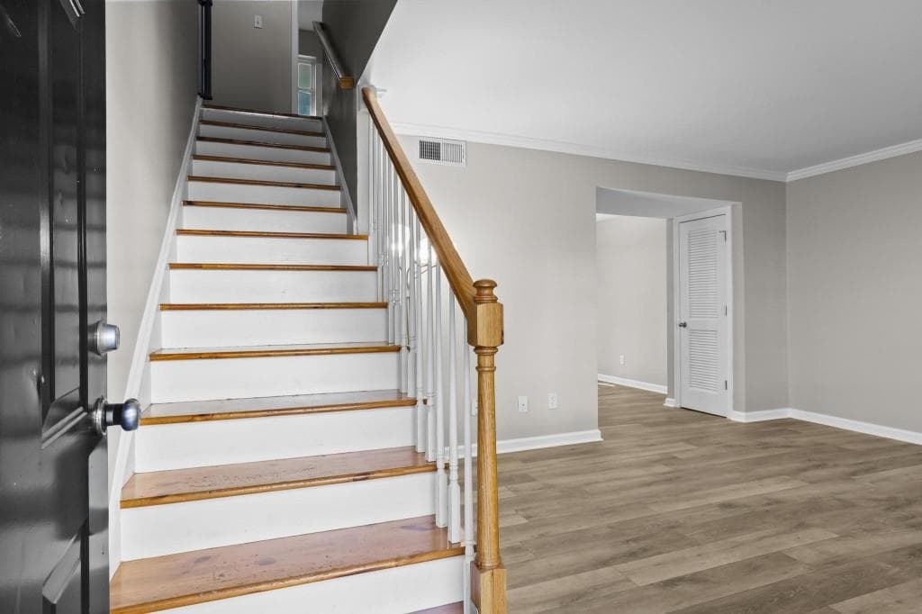 2 bedroom, 2 bathroom, 1,000 sq ft condominium for sale at 6940 Roswell Road 13F, Atlanta, GA 30328 — photo 2