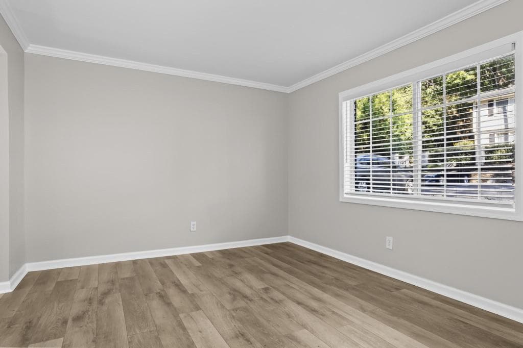2 bedroom, 2 bathroom, 1,000 sq ft condominium for sale at 6940 Roswell Road 13F, Atlanta, GA 30328 — photo 4