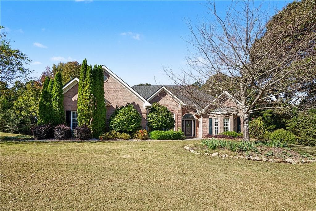 3 bedroom, 3 bathroom, 2,254 sq ft single family residence for sale at 70 Northwood Springs Drive, Oxford, GA 30054 — photo 2