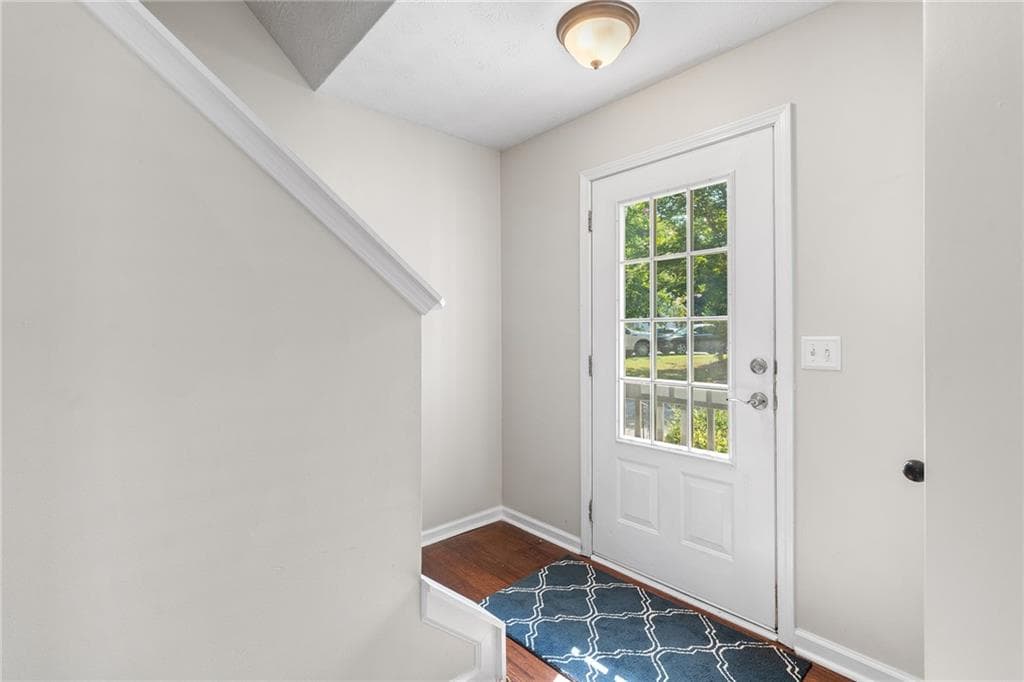 3 bedroom, 3 bathroom, 1,496 sq ft single family residence for rent at 3095 Heatherbrook Trace, Canton, GA 30114 for $2,400 a month — photo 2