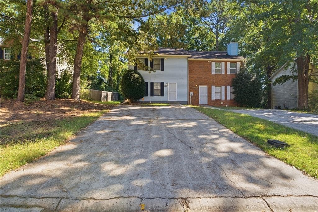 2 bedroom, 3 bathroom, 1,232 sq ft townhouse for sale at 5588 Windwood Road, Atlanta, GA 30349 — photo 2