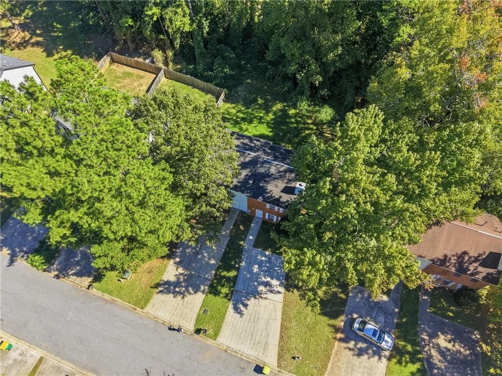 2 bedroom, 3 bathroom, 1,232 sq ft townhouse for sale at 5588 Windwood Road, Atlanta, GA 30349 — photo 3