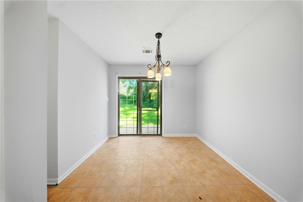 2 bedroom, 3 bathroom, 1,232 sq ft townhouse for sale at 5588 Windwood Road, Atlanta, GA 30349 — photo 8