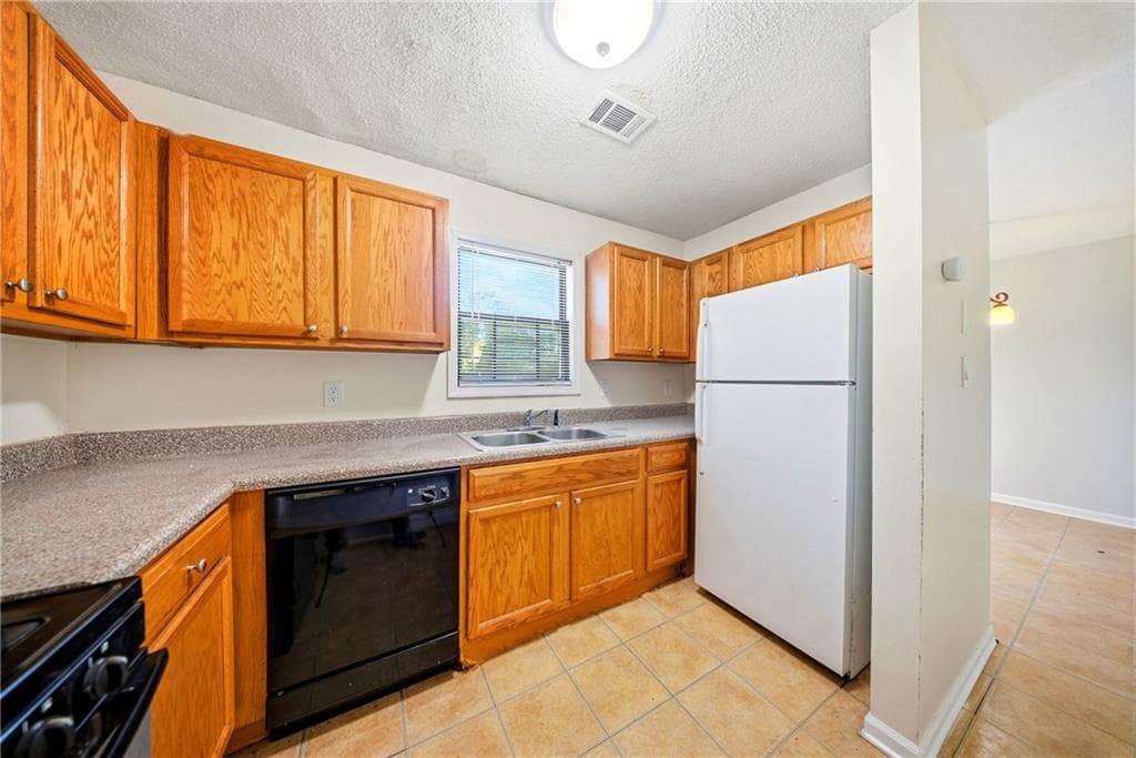 2 bedroom, 3 bathroom, 1,232 sq ft townhouse for sale at 5588 Windwood Road, Atlanta, GA 30349 — photo 10