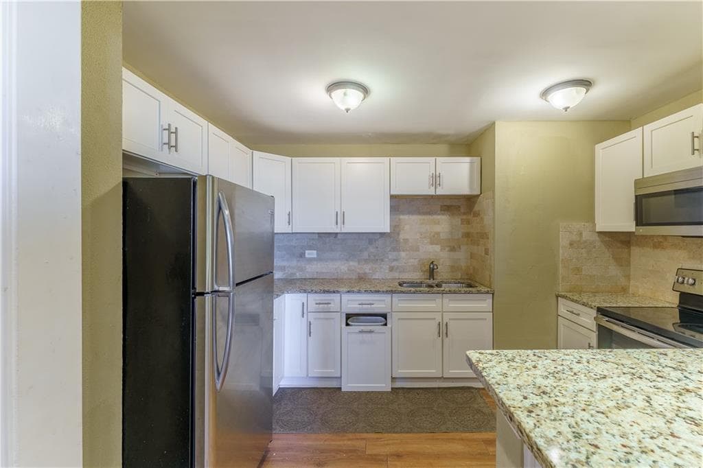 1 bedroom, 1 bathroom, 721 sq ft condominium for rent at 300 Peachtree Street 9E, Atlanta, GA 30308 for $2,000 a month — photo 10