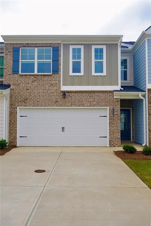 4 bedroom, 3 bathroom, 1,817 sq ft townhouse for sale at 7026 Old Bridge Lane, Conyers, GA 30013