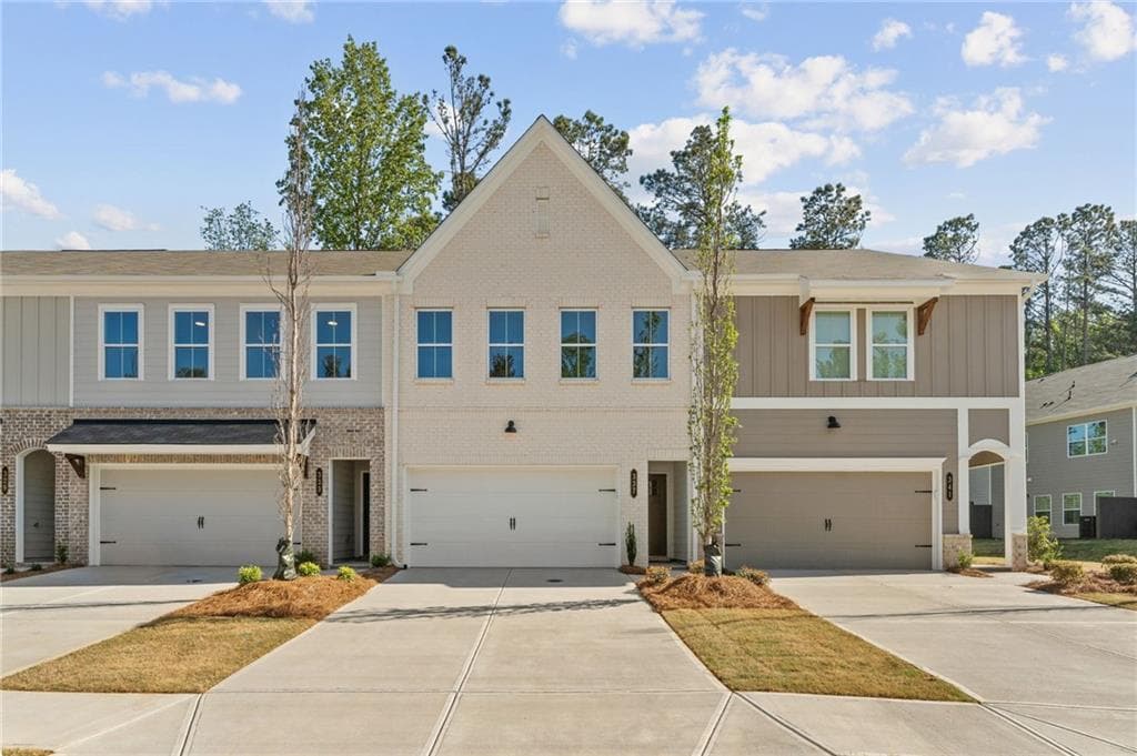 3 bedroom, 3 bathroom, 1,805 sq ft townhouse for sale at 688 Sunstone Lane, Lawrenceville, GA 30043 — photo 3