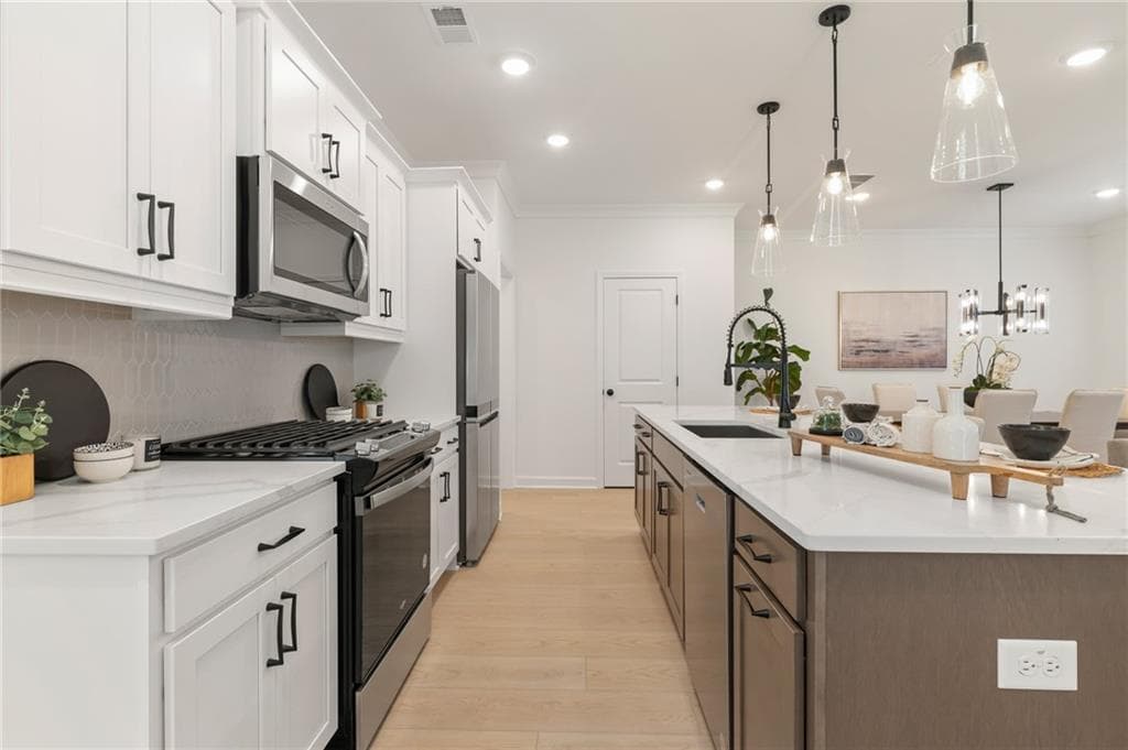 3 bedroom, 3 bathroom, 1,805 sq ft townhouse for sale at 688 Sunstone Lane, Lawrenceville, GA 30043 — photo 8