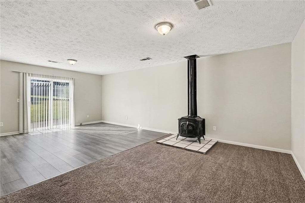 3 bedroom, 2 bathroom, 1,128 sq ft single family residence for sale at 694 Waterview Drive, Riverdale, GA 30274 — photo 5