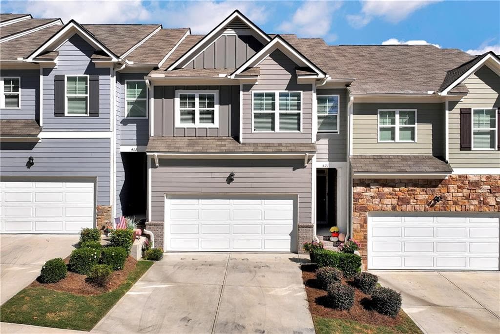 3 bedroom, 3 bathroom, 1,925 sq ft townhouse for sale at 421 Stoneybrook Drive, Dahlonega, GA 30533