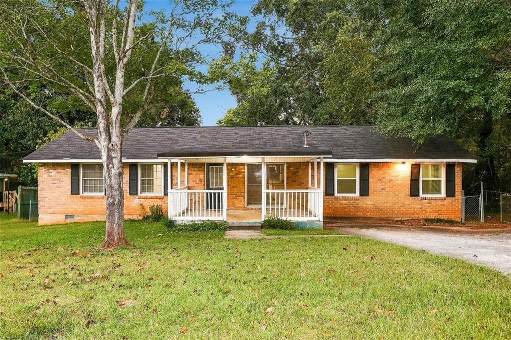 3 bedroom, 2 bathroom, 1,656 sq ft single family residence for sale at 248 Essex Drive, Jonesboro, GA 30238