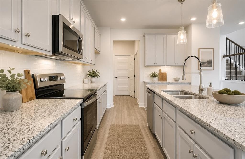 4 bedroom, 3 bathroom, 2,484 sq ft single family residence for rent at 5271 Fox Den Road, Oakwood, GA 30566 for $2,250 a month — photo 4