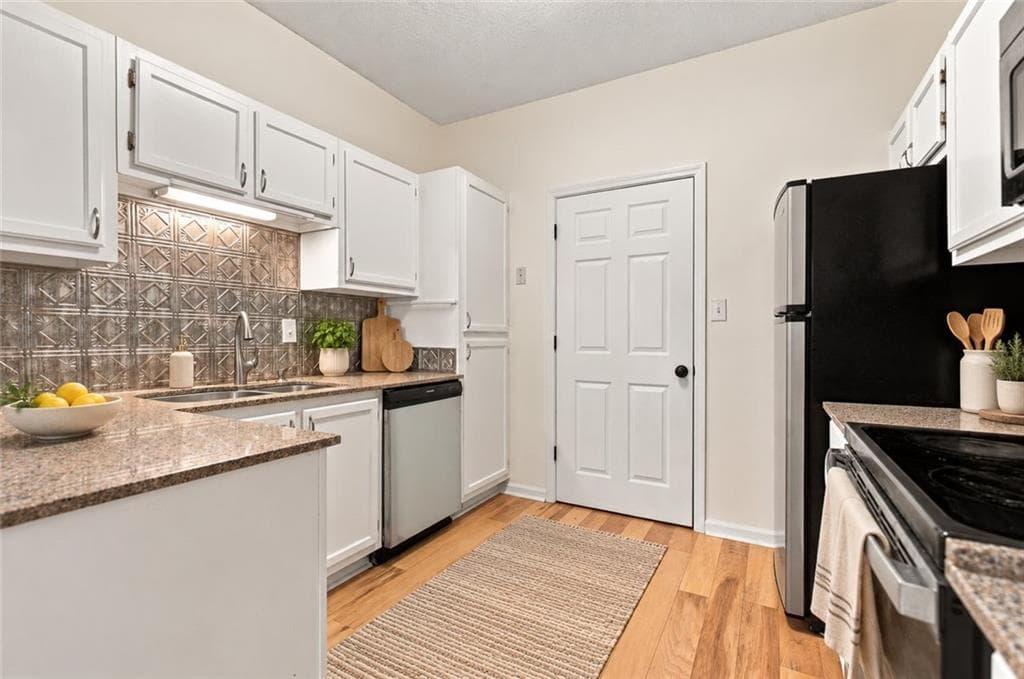 2 bedroom, 3 bathroom, 1,620 sq ft condominium for sale at 107 Vinings Forest Circle, Smyrna, GA 30080 — photo 6