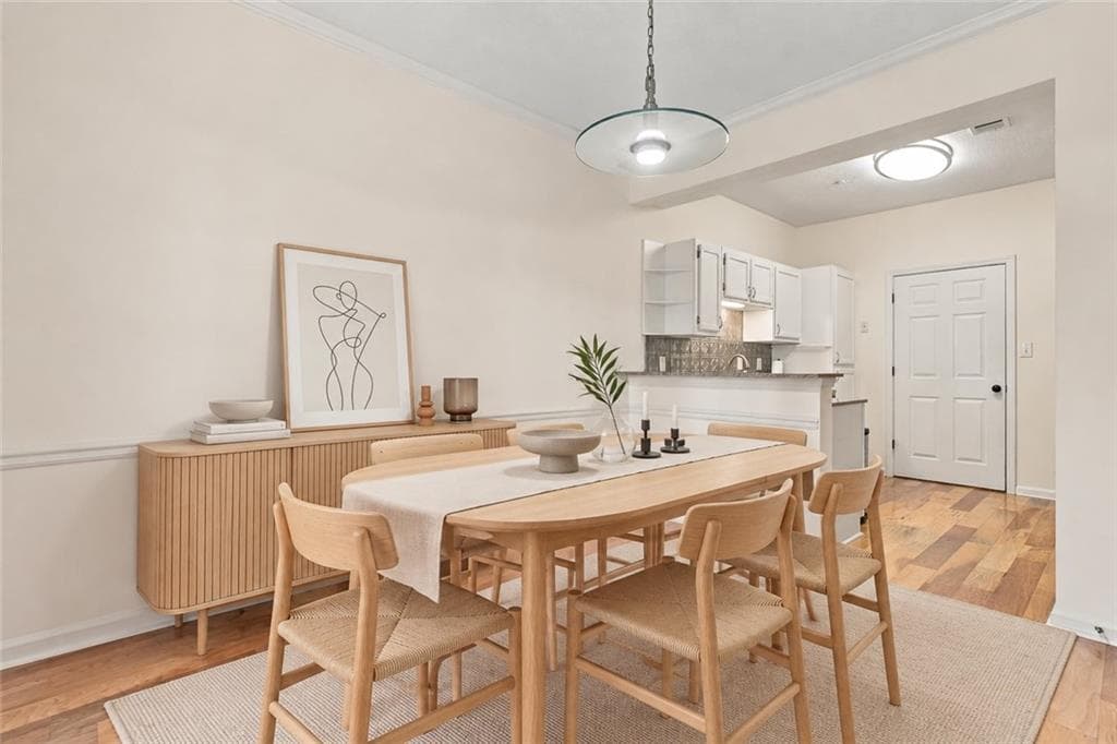 2 bedroom, 3 bathroom, 1,620 sq ft condominium for sale at 107 Vinings Forest Circle, Smyrna, GA 30080 — photo 7