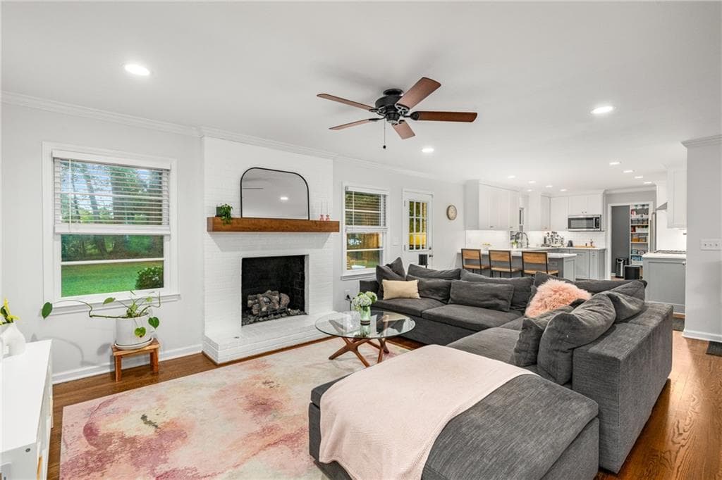 4 bedroom, 2 bathroom, 2,050 sq ft single family residence for sale at 3953 Franks Court, Tucker, GA 30084 — photo 5
