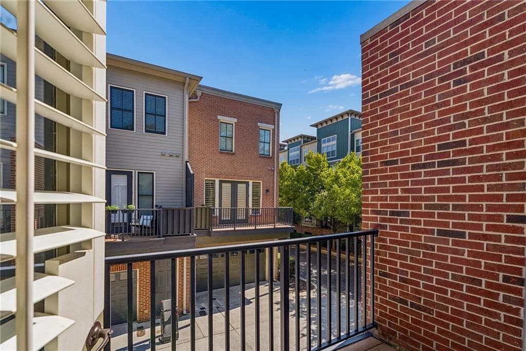 2 bedroom, 3 bathroom, 1,390 sq ft townhouse for rent at 4648 Magnolia Commons, Dunwoody, GA 30338 for $3,100 a month — photo 5