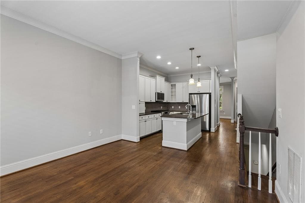 2 bedroom, 3 bathroom, 1,390 sq ft townhouse for rent at 4648 Magnolia Commons, Dunwoody, GA 30338 for $3,100 a month — photo 6