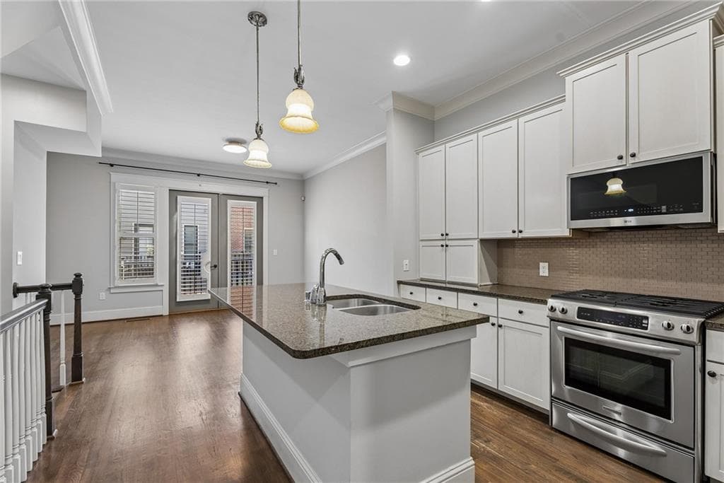 2 bedroom, 3 bathroom, 1,390 sq ft townhouse for rent at 4648 Magnolia Commons, Dunwoody, GA 30338 for $3,100 a month — photo 10