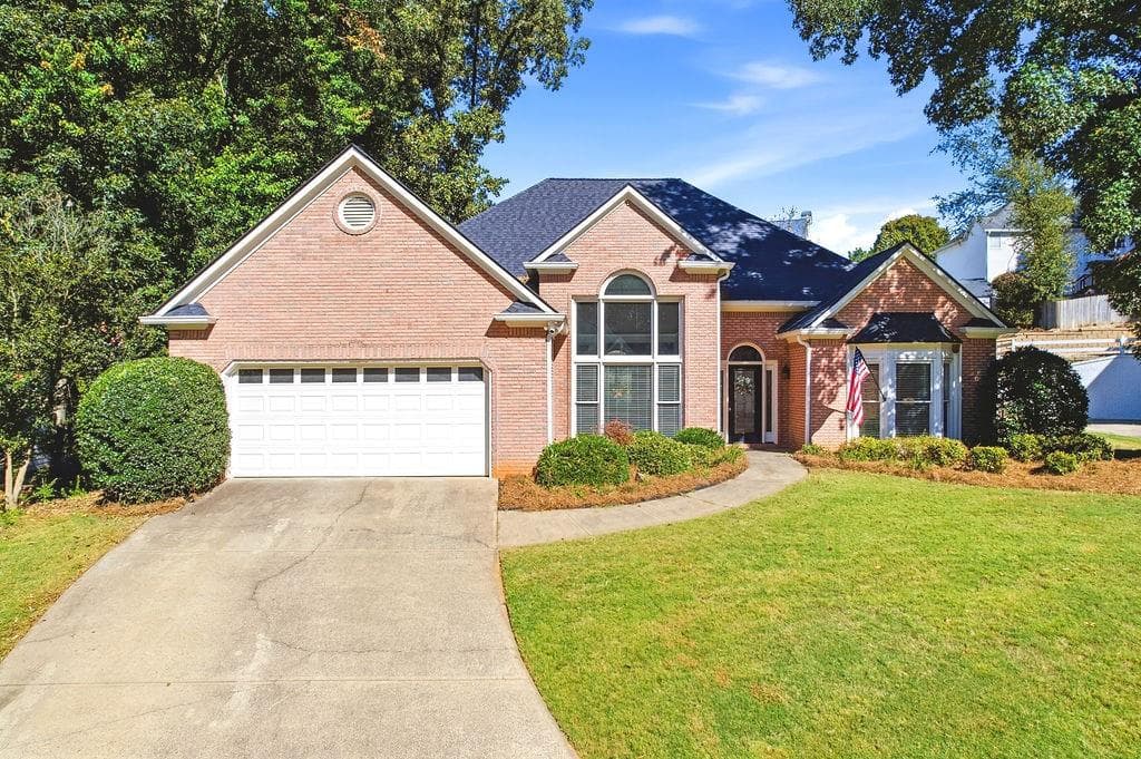 3 bedroom, 2 bathroom, 2,311 sq ft single family residence under contract at 1028 Legacy Walk, Woodstock, GA 30189