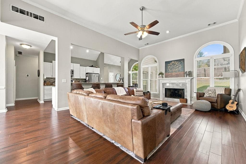 3 bedroom, 2 bathroom, 2,311 sq ft single family residence under contract at 1028 Legacy Walk, Woodstock, GA 30189 — photo 9
