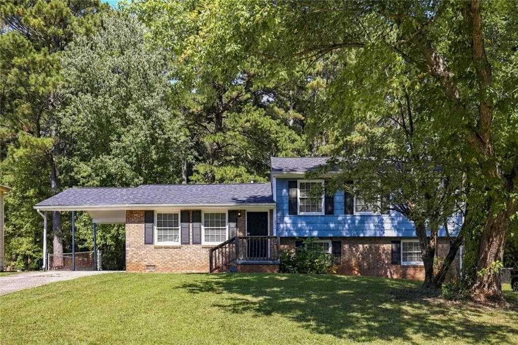 3 bedroom, 3 bathroom, 1,513 sq ft single family residence for sale at 2472 Hartford Drive, Ellenwood, GA 30294