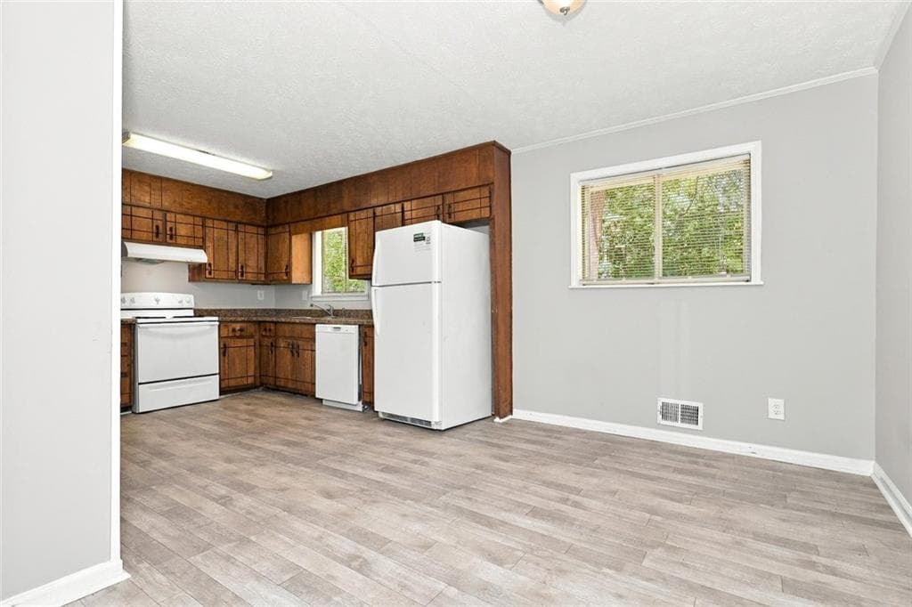 3 bedroom, 3 bathroom, 1,513 sq ft single family residence for sale at 2472 Hartford Drive, Ellenwood, GA 30294 — photo 8