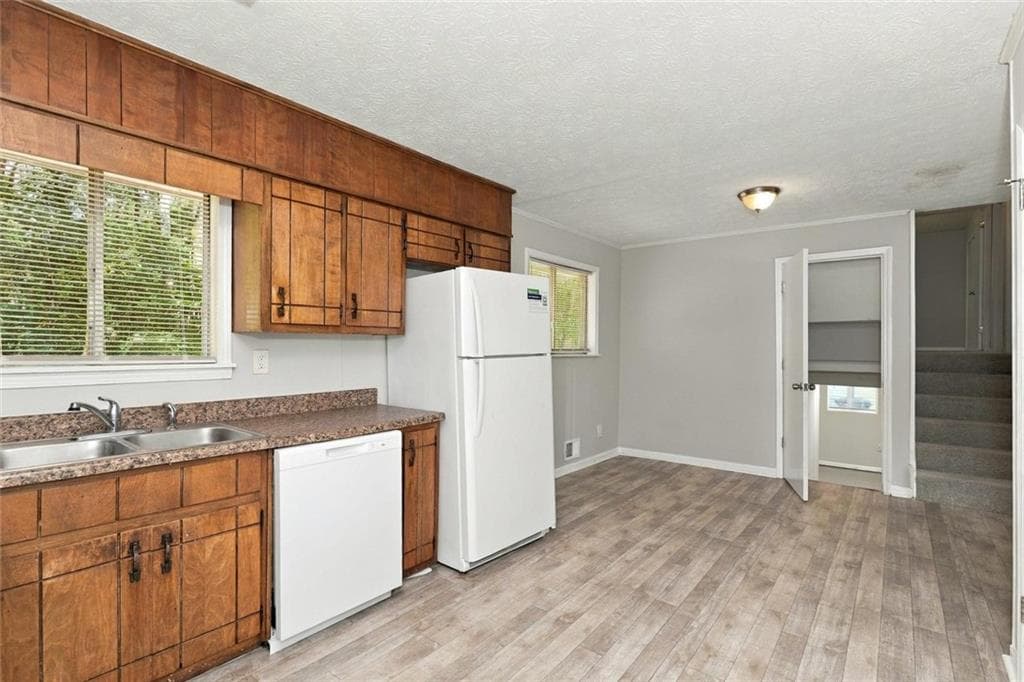 3 bedroom, 3 bathroom, 1,513 sq ft single family residence for sale at 2472 Hartford Drive, Ellenwood, GA 30294 — photo 9
