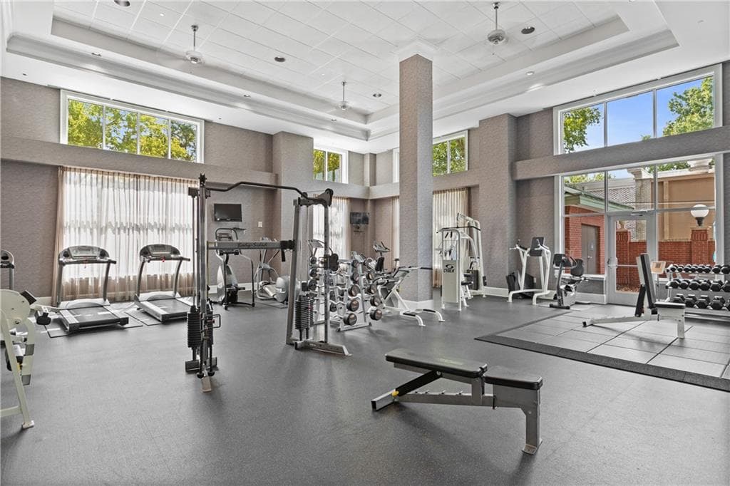 1 bedroom, 1 bathroom, 1,215 sq ft condominium for sale at 3820 Roswell Road, Atlanta, GA 30342 — photo 5