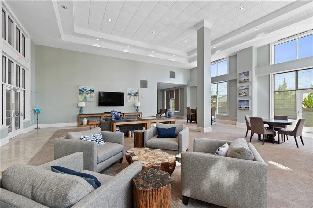1 bedroom, 1 bathroom, 1,215 sq ft condominium for sale at 3820 Roswell Road, Atlanta, GA 30342 — photo 6