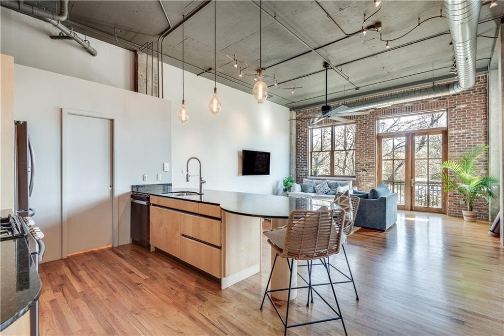1 bedroom, 2 bathroom, 1,230 sq ft condominium for rent at 3235 Roswell Road 709, Atlanta, GA 30305 for $3,500 a month — photo 5
