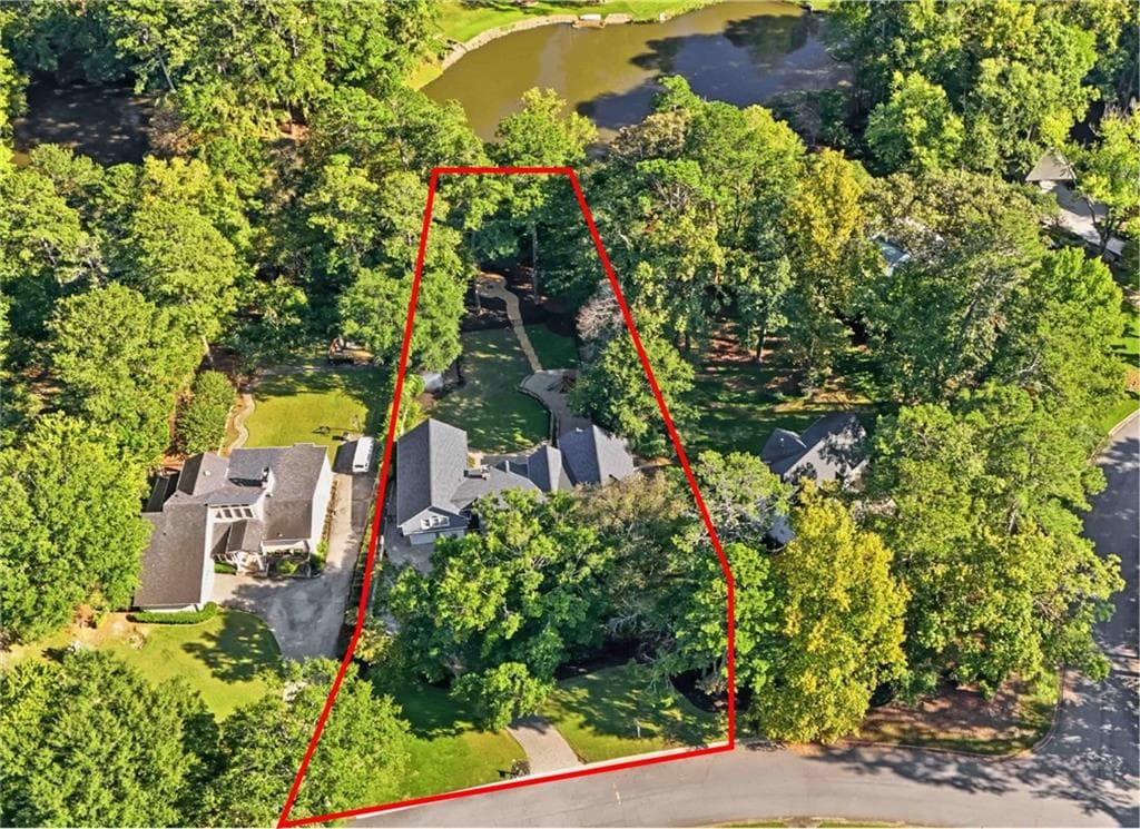 6 bedroom, 6 bathroom, 7,693 sq ft single family residence for sale at 5047 Nesbit Ferry Lane, Sandy Springs, GA 30350 — photo 5