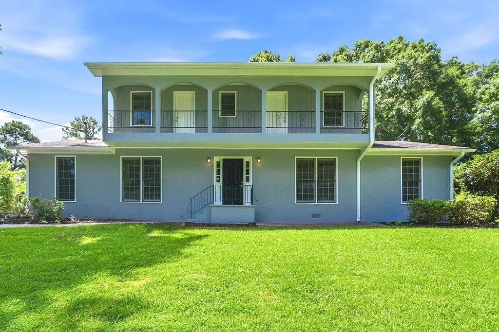 3 bedroom, 3 bathroom, 1,900 sq ft single family residence for sale at 211 Pioneer Trail, Marietta, GA 30068 — photo 1 of 17