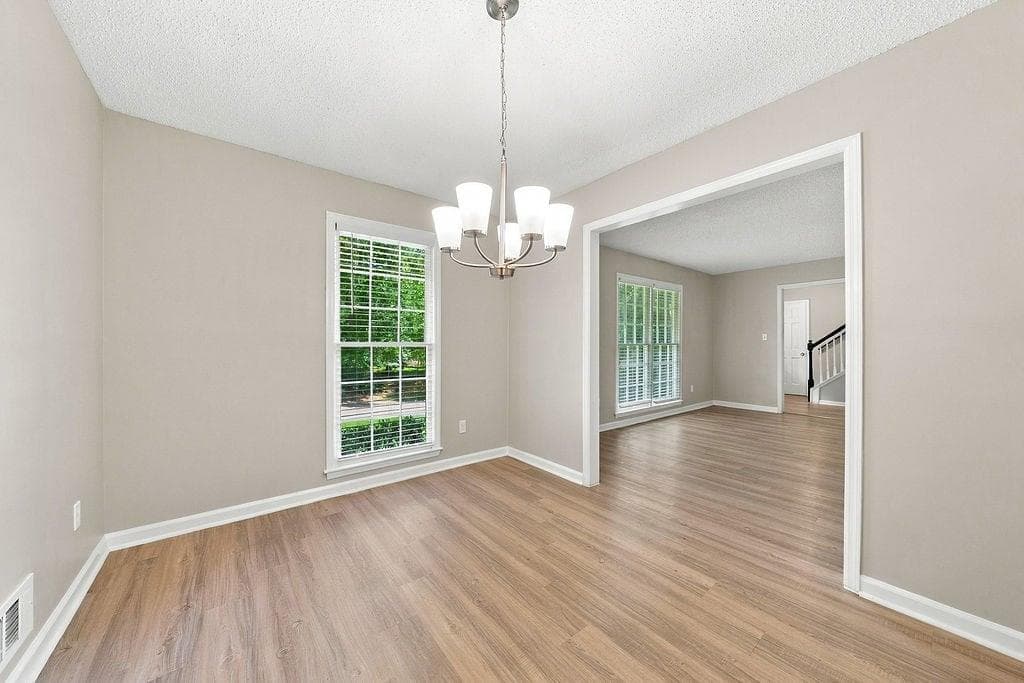3 bedroom, 3 bathroom, 1,900 sq ft single family residence for sale at 211 Pioneer Trail, Marietta, GA 30068 — photo 4