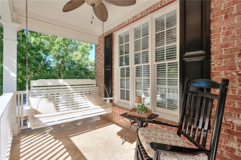 6 bedroom, 5 bathroom, 4,107 sq ft single family residence for sale at 3351 Keenland Road, Marietta, GA 30062 — photo 2