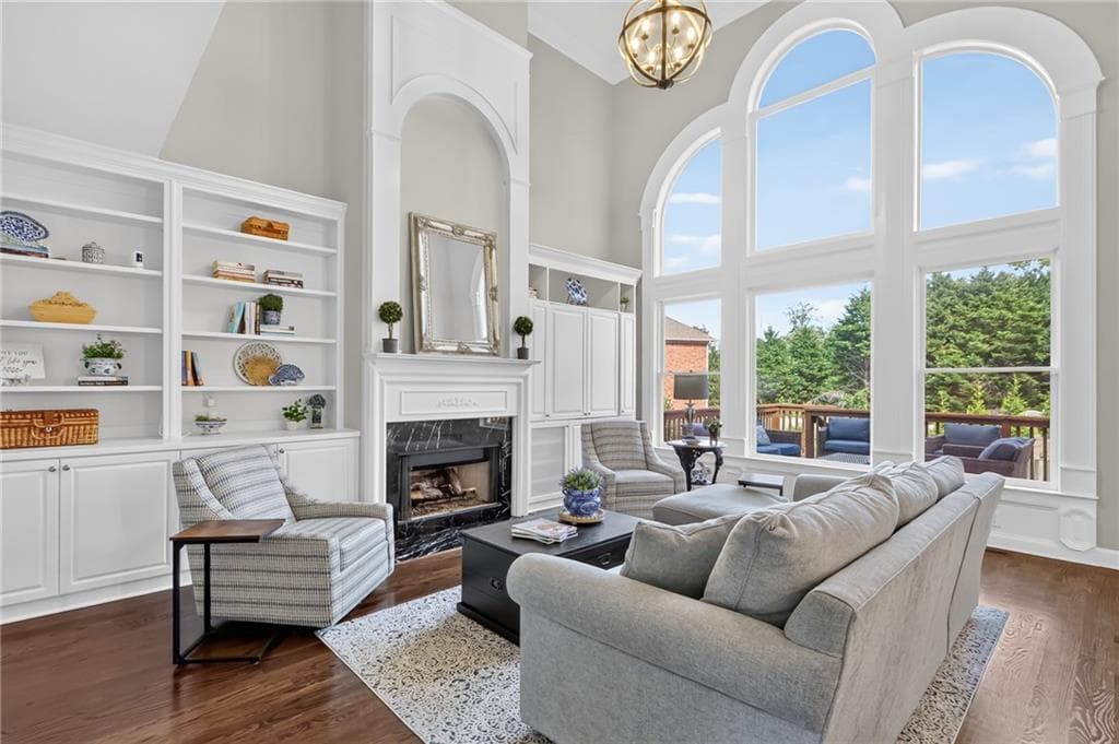 6 bedroom, 5 bathroom, 4,107 sq ft single family residence for sale at 3351 Keenland Road, Marietta, GA 30062 — photo 4