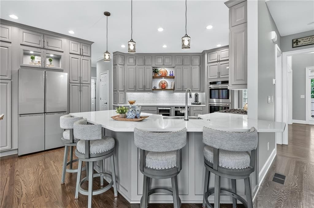 6 bedroom, 5 bathroom, 4,107 sq ft single family residence for sale at 3351 Keenland Road, Marietta, GA 30062 — photo 5