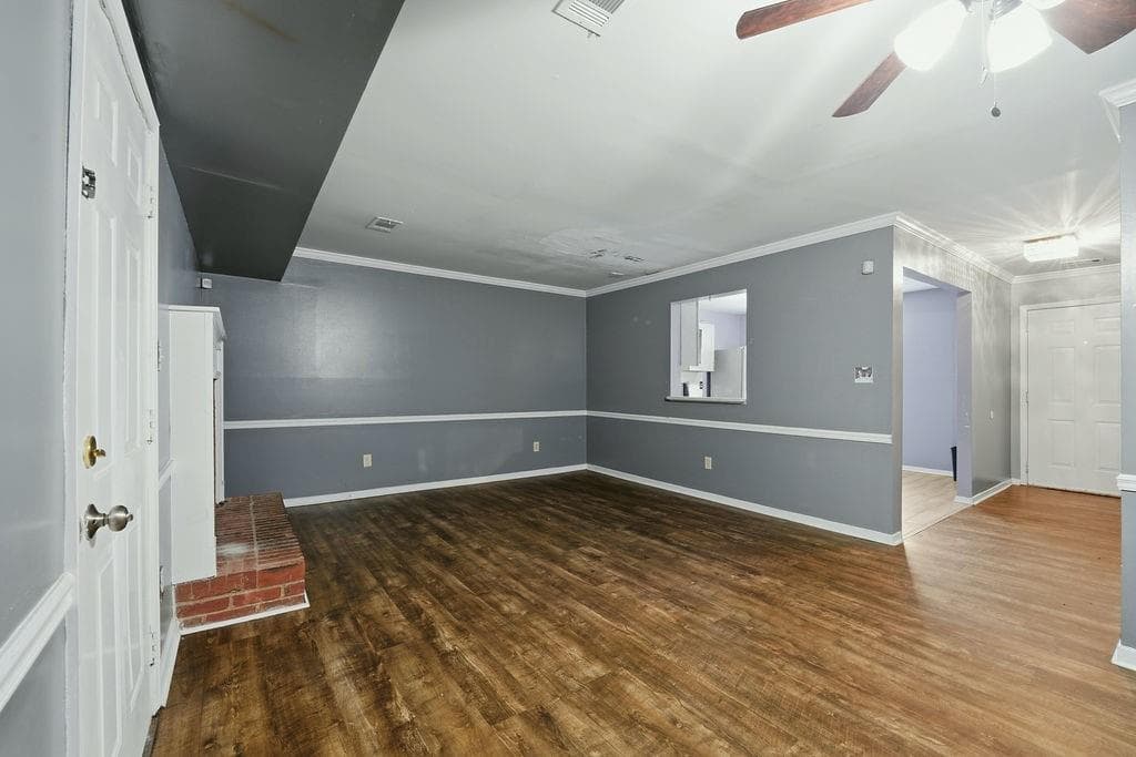 2 bedroom, 3 bathroom, 1,120 sq ft townhouse for sale at 8583 Jamestown Way, Jonesboro, GA 30238 — photo 7