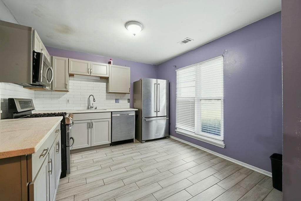 2 bedroom, 3 bathroom, 1,120 sq ft townhouse for sale at 8583 Jamestown Way, Jonesboro, GA 30238 — photo 8