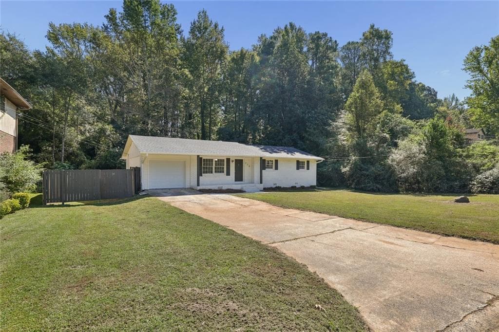 3 bedroom, 3 bathroom, 1,204 sq ft single family residence for sale at 719 San Miguel Drive, Stone Mountain, GA 30083 — photo 3