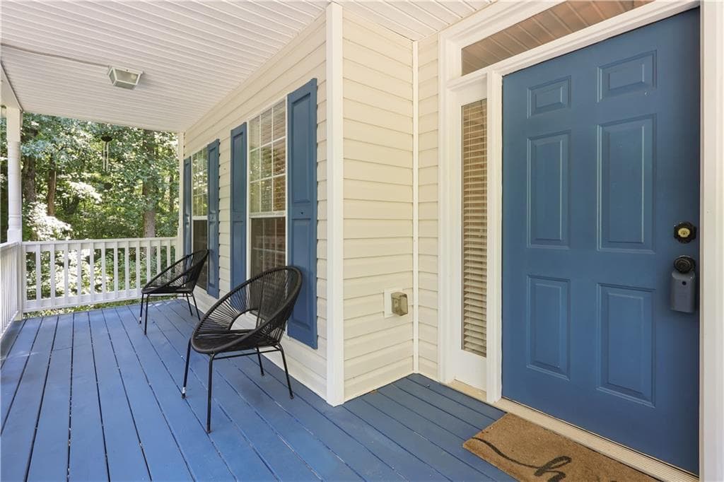 3 bedroom, 3 bathroom, 2,519 sq ft single family residence for sale at 129 Avalon Drive, Mcdonough, GA 30252 — photo 2