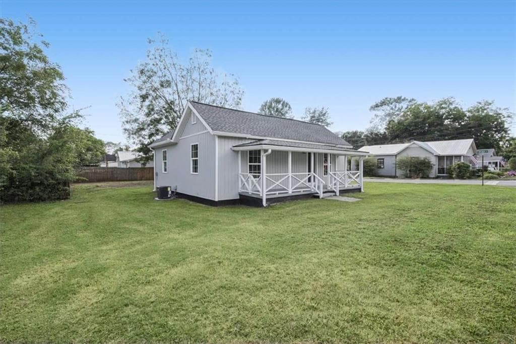 2 bedroom, 2 bathroom, 1,023 sq ft single family residence for sale at 6 E 3rd Street, Aragon, GA 30104 — photo 3