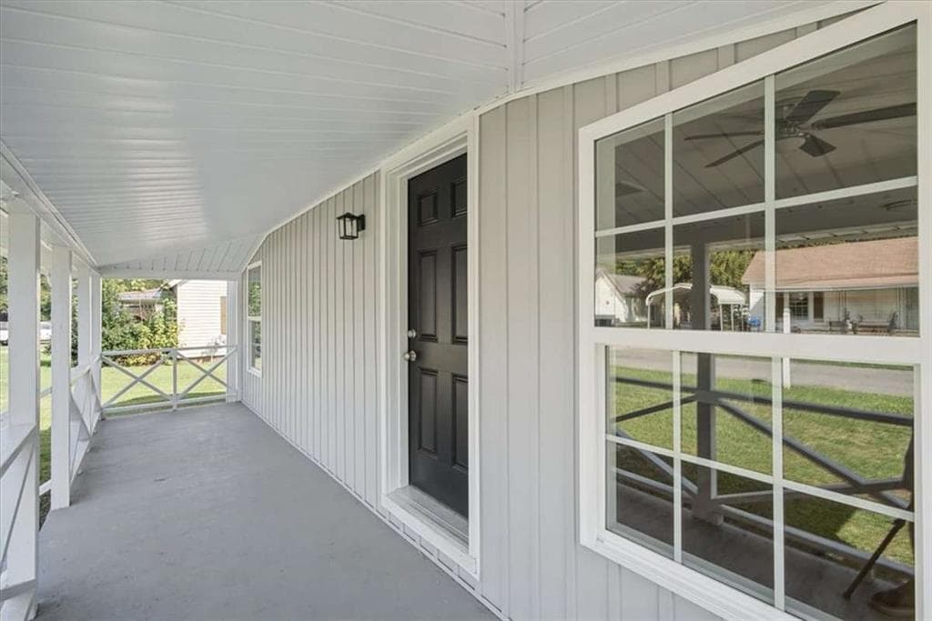 2 bedroom, 2 bathroom, 1,023 sq ft single family residence for sale at 6 E 3rd Street, Aragon, GA 30104 — photo 5