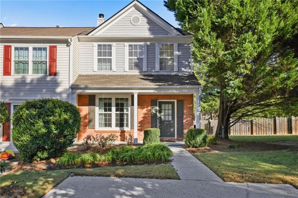2 bedroom, 3 bathroom, 1,240 sq ft townhouse for sale at 1942 Stancrest Trace, Kennesaw, GA 30152