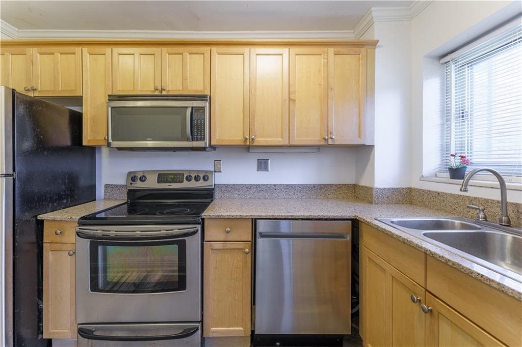 1 bedroom, 1 bathroom, 628 sq ft condominium for rent at 300 Peachtree Street 14N, Atlanta, GA 30308 for $2,000 a month — photo 10